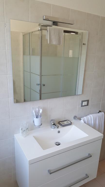 Appartamento Basic Zona Lago Lecco Extérieur photo